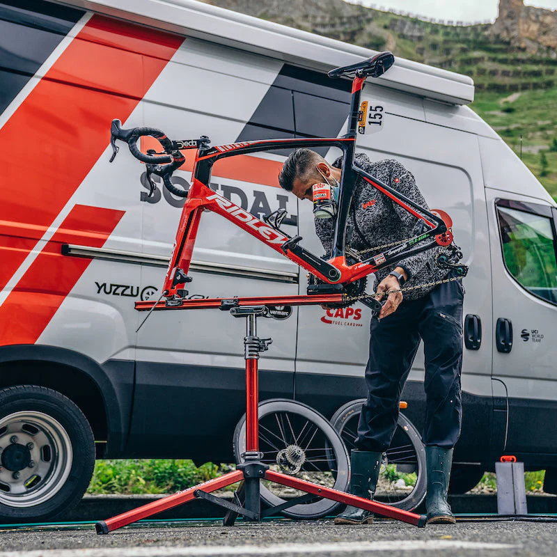 16690-sprint-repair-stand-lifestyle-4_c4f4594b-5375-4f9f-a56c-a6443e8d2704_2048x2048.jpg