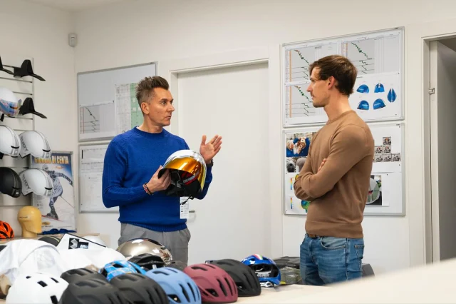 Italian triathlete, Gregory Barnaby officially kicked-off his partnership with Rudy Project at the T100 Triathlon World Tour event in Singapore and this weekend we’ll see him race T100 Dubai, using Rudy Project’s world-class helmets and eyewear.

For race day, Barnaby will wear Rudy Project’s Wingdream helmet—engineered for maximum aerodynamic efficiency and used by elite athletes across triathlon, road cycling, and even speed skating.

Developed over two years in collaboration with Team Bahrain Victorious and validated in Swiss Side’s wind tunnel, the Wingdream delivers unmatched airflow, performance, and safety.

He’ll also sport Rudy Project’s Astral Sphere and Turbolence sunglasses during the run—both models equipped with cutting-edge spherical lens technology for wide, distortion-free vision and superb ventilation.

Check out his set up on the VP website. 🔗👆🏽

#triathlonbike #cyclingculture #cyclemechanic #bikeservice #dubaicycling #cyclingdubai #instacycling #cyclingstyle